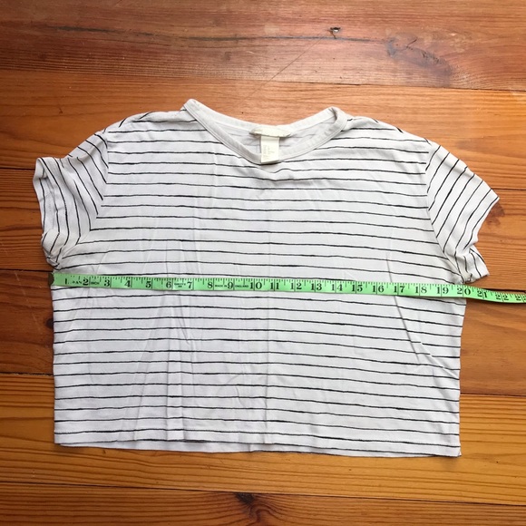 Nike and H&M Black and White Crop Top Bundle, EUC, S - Picture 4 of 15